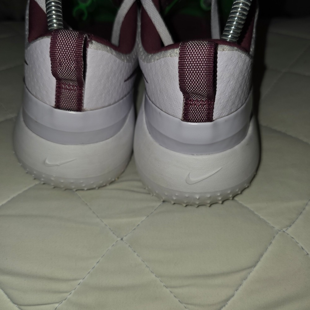 Nike - Picture 3 of 6